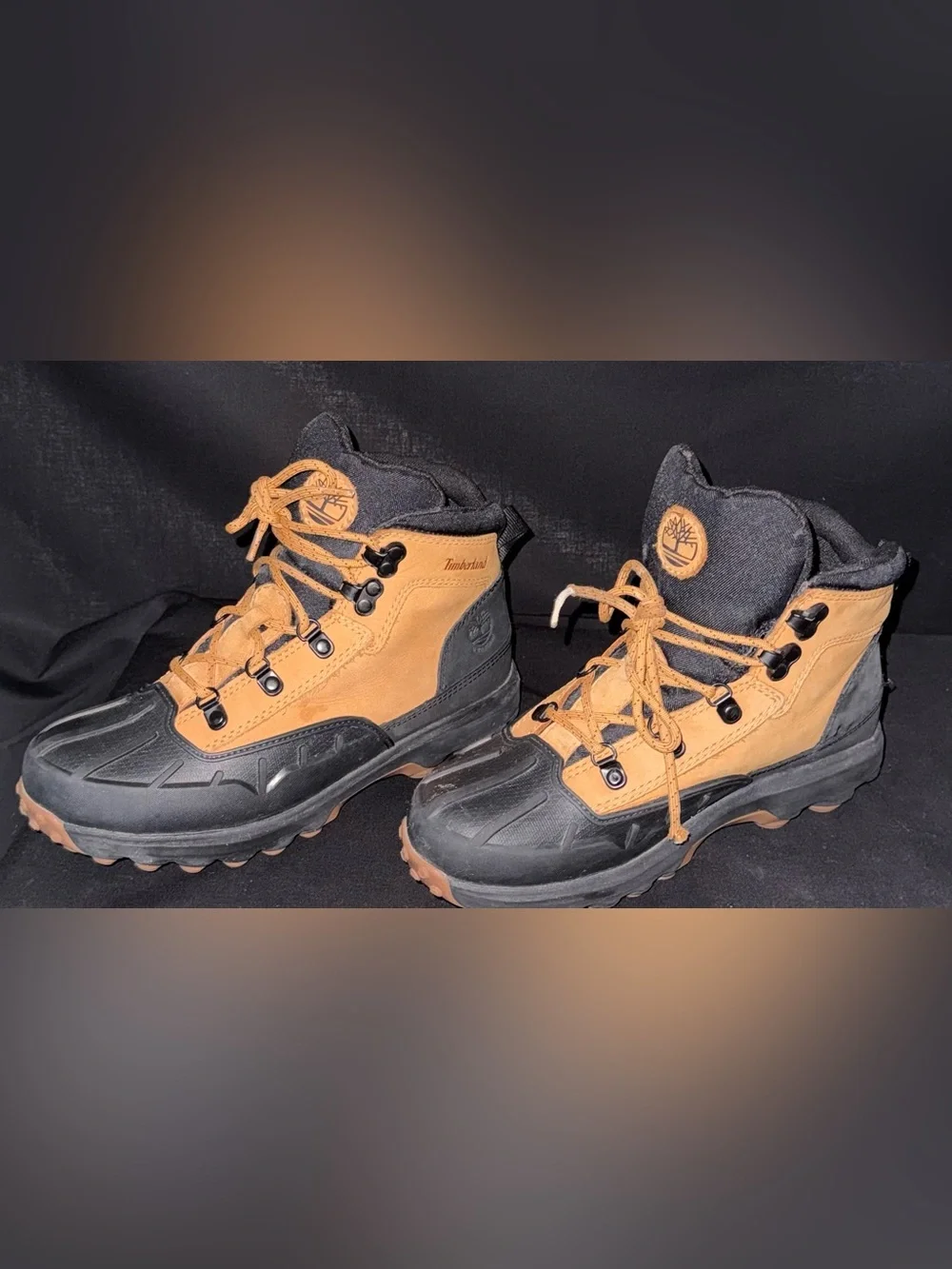 Timberland A63F5 Boys Youth Size 5 Waterproof Hiking Boots Wheat Leather